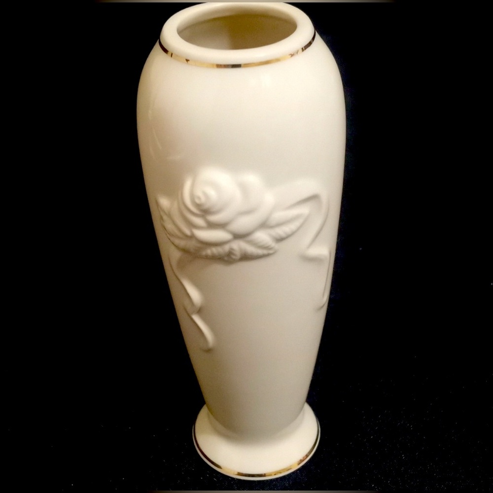 Lenox NEW with certif. Rose Blossom Bud Vase Ivory Color with 24k Gold Trim